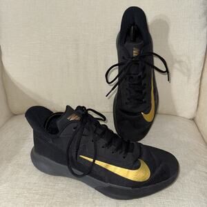 Size 9.5 - Nike Precision 4 Black Metallic Gold - CK1069-002 Running Shoes EUC
